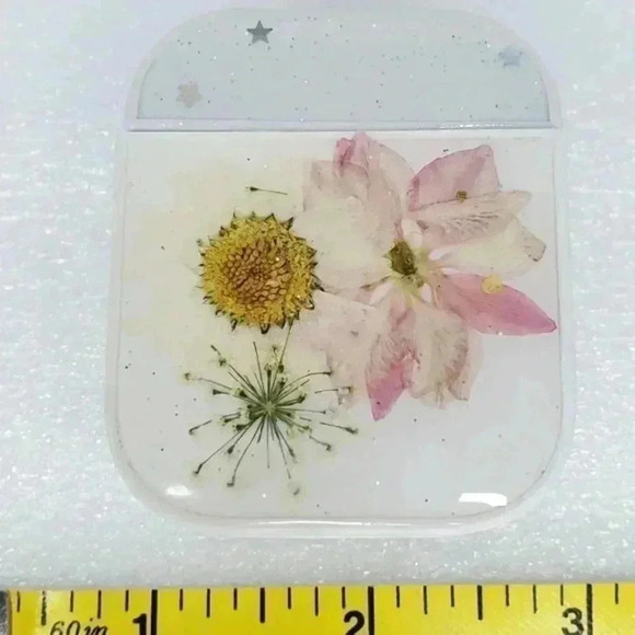 Real Flower AirPod Case 5 - Picture 8 of 8